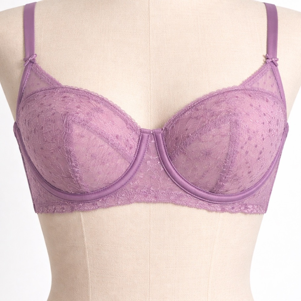 SOLD. Victoria Secret’s Dream Angels Lace Balconette Bra